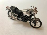 Motorrad Modell 1:18 YAMAHA VMAX (schwarz, silber) Berlin - Friedenau Vorschau