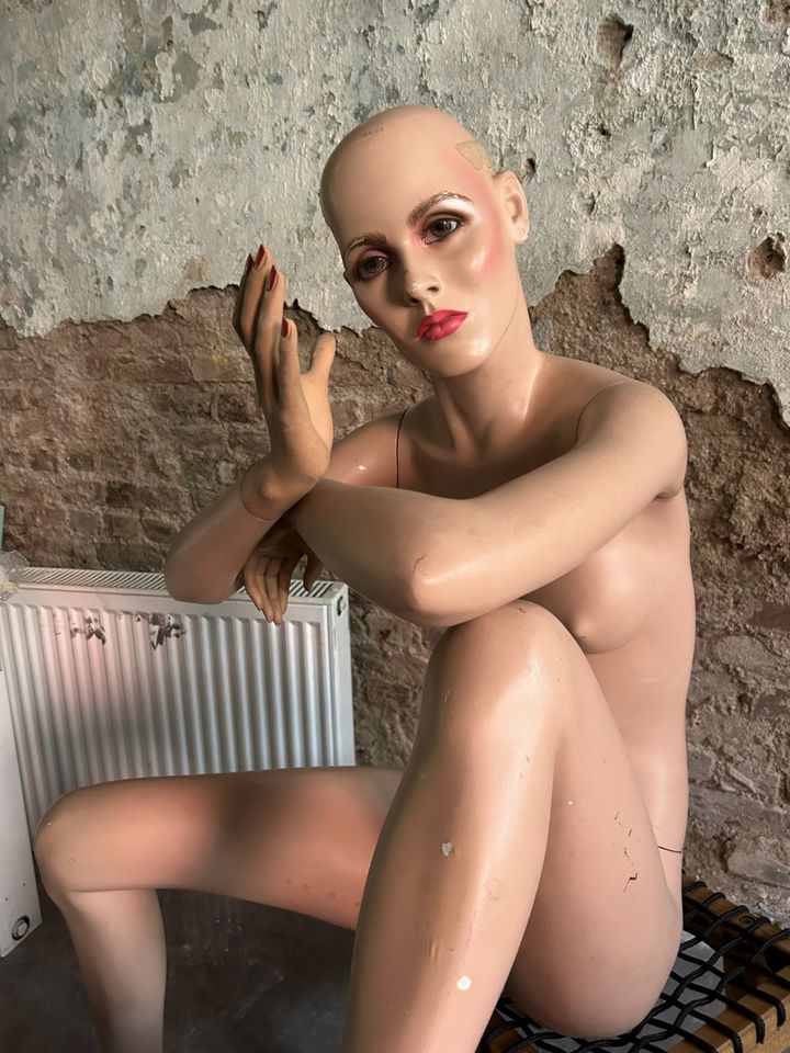 Vintage Schaufensterpuppe Sitzende Figur 70er in Köln