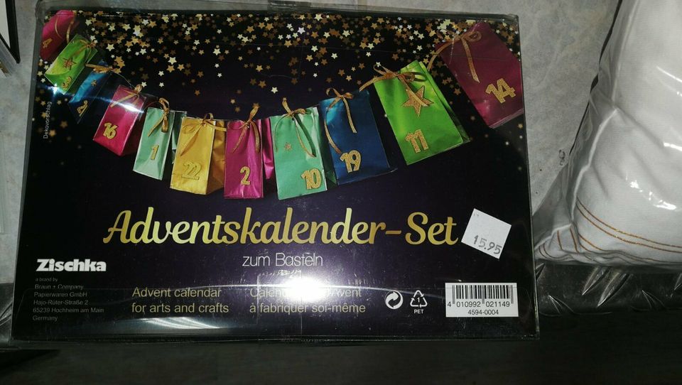 Adventskalender Girlande Säckchen Buch NEU in Radolfzell am Bodensee