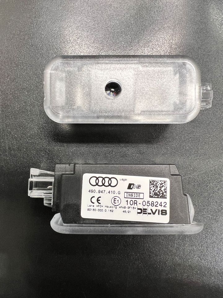 Original Audi RS LED Einstiegsbeleuchtung Tür Logo + 2x Adapter für viele  Audi