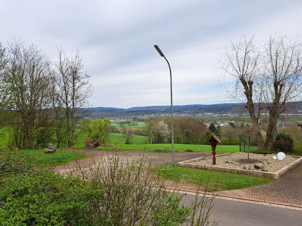 reserviert - Freistehendes, gepflegtes Wohnhaus im Grünen mit großem Grundstück und Fernblick in ruhiger Lage von Merzig-Fitten in Merzig