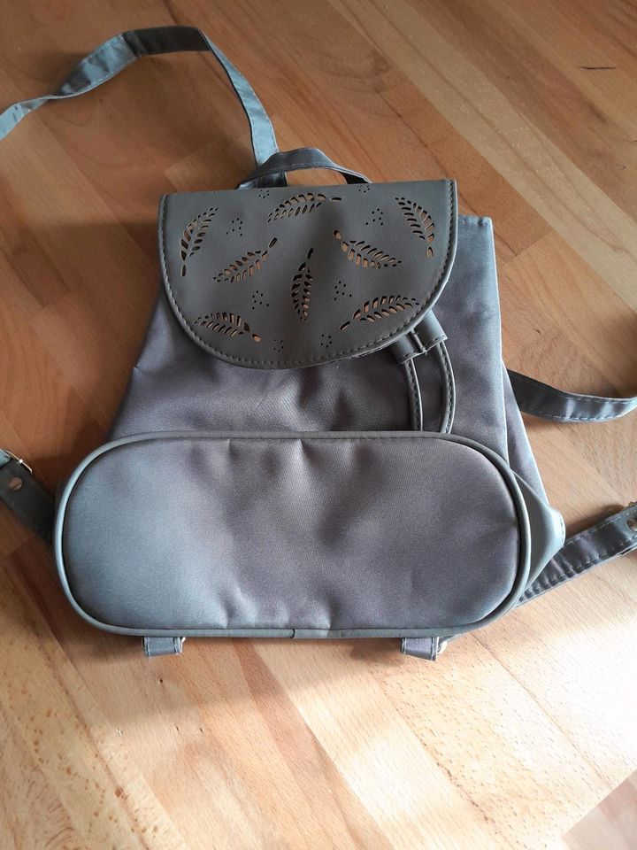 Handtasche bzw.Rucksack in Gleichen