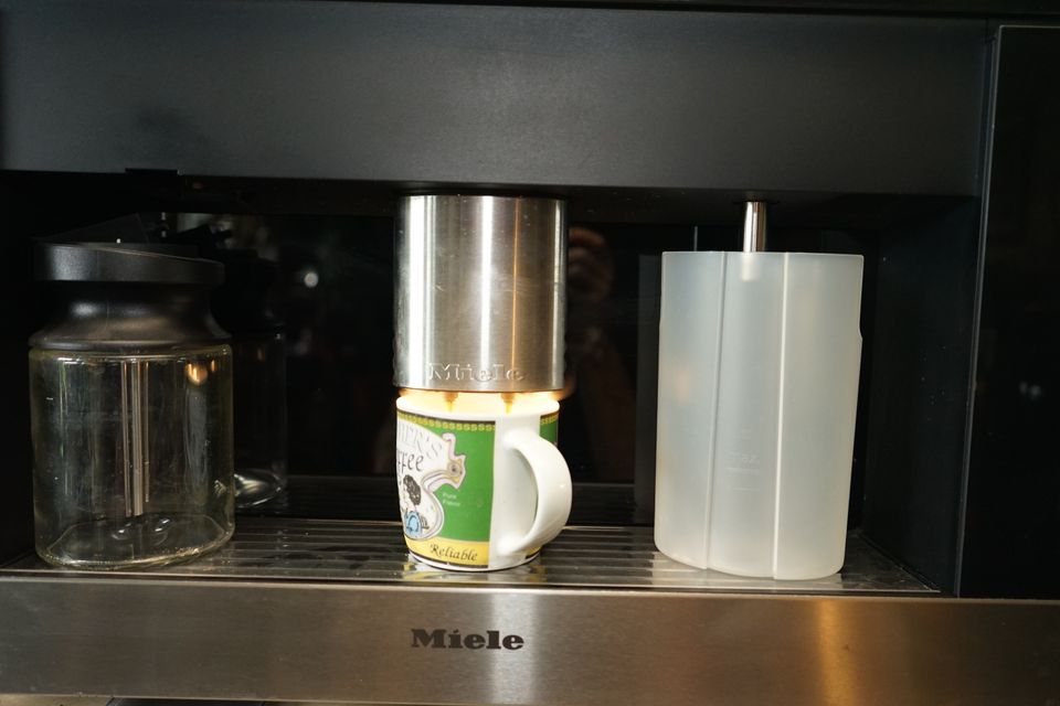 Miele CVA 6800 Kaffeevollautomat Einbaugerät in Engelschoff