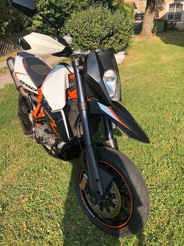 KTM 990 SMR SM Supermoto R Schmiedefelgen Akrapovic Carbonheck in Mühldorf a.Inn