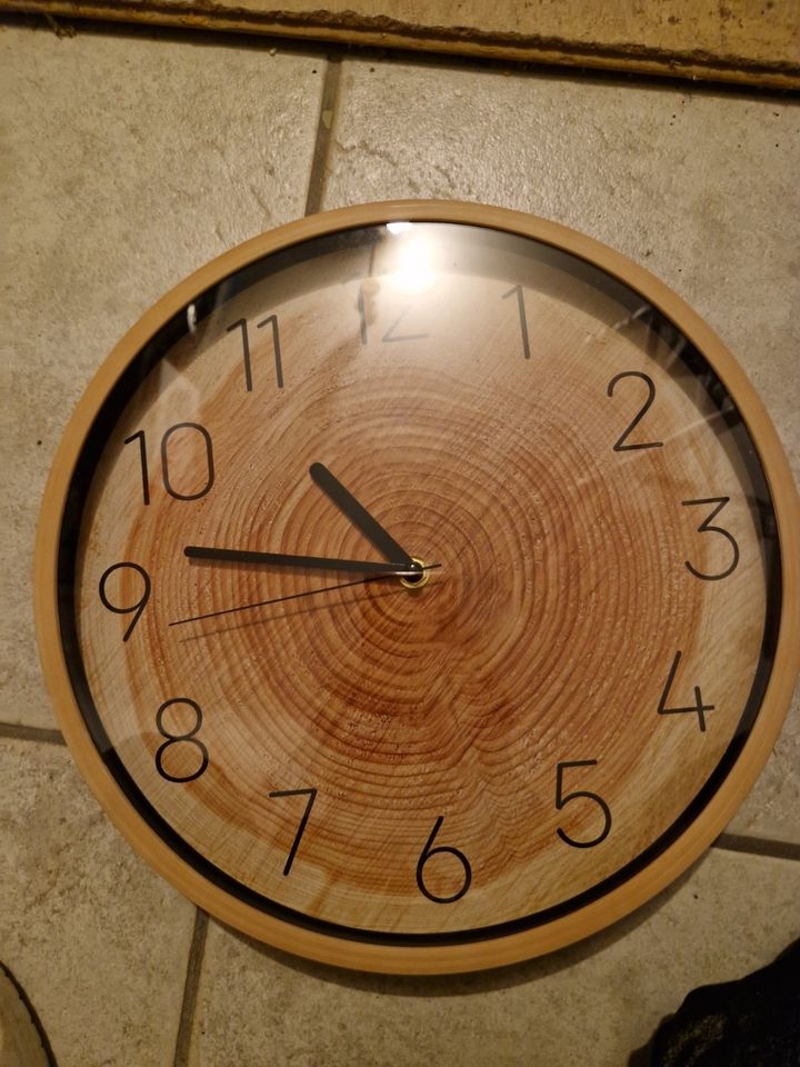 Wand Uhr Holz in Nersingen