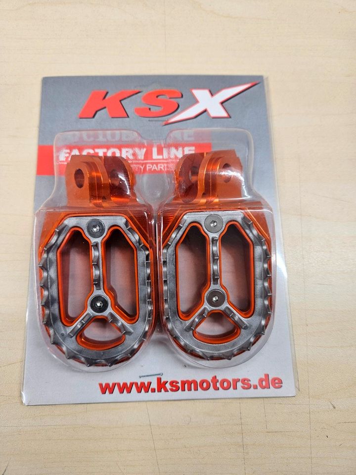 Fussrasten KSX Orange passend für KTM LC4 640 690 EXC LC8 in Sassen-Trantow