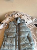 Moncler Weste in Babyblau Nordrhein-Westfalen - Gelsenkirchen Vorschau