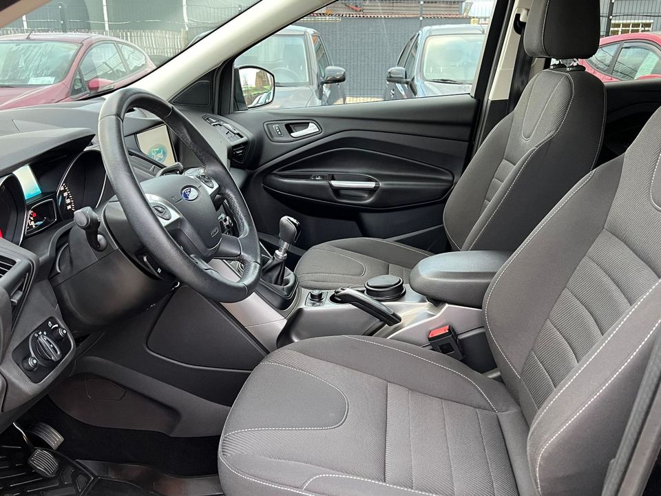 Ford Kuga 1.5 Navi/Tel-Sync/PDC/Bi-Xenon/Temp/SHZ/BC! in Leipzig