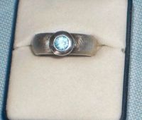 Damen Ring mit Blautopas massiv 925 Silber vergoldet Durchm 17 mm Nordrhein-Westfalen - Lüdenscheid Vorschau