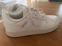 Neuwertige Sneaker von Adidas Düsseldorf - Gerresheim Vorschau