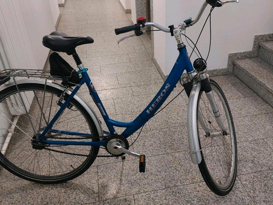 Damen Fahrrad in Ismaning