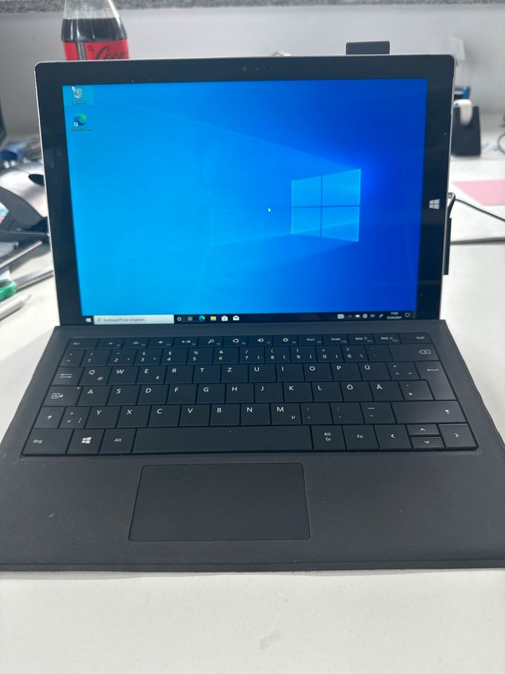 Microsoft Surface mit Tastatur in Straubenhardt