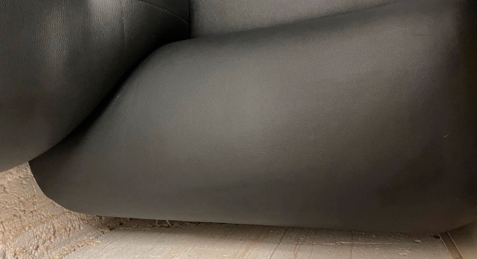 Echtleder Couch in Schwarz in Wesseling