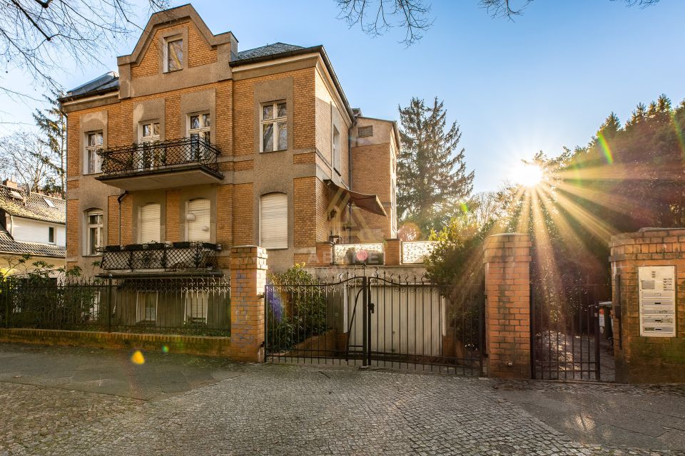 VOLLVERMIETETE Gründerzeit Villa mit Charakter mit 5 Wohneinheiten in Berlin