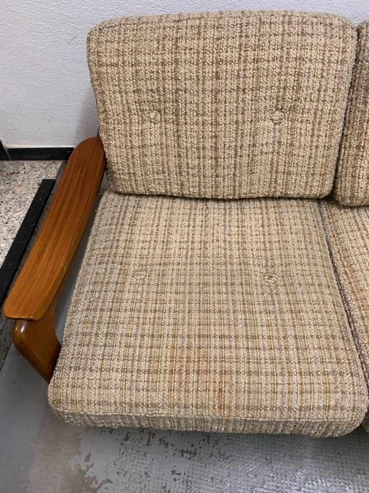 Mid Century Skandinavische Teakholz Sitzgruppe Sofa & 1 Sessel in Albstadt