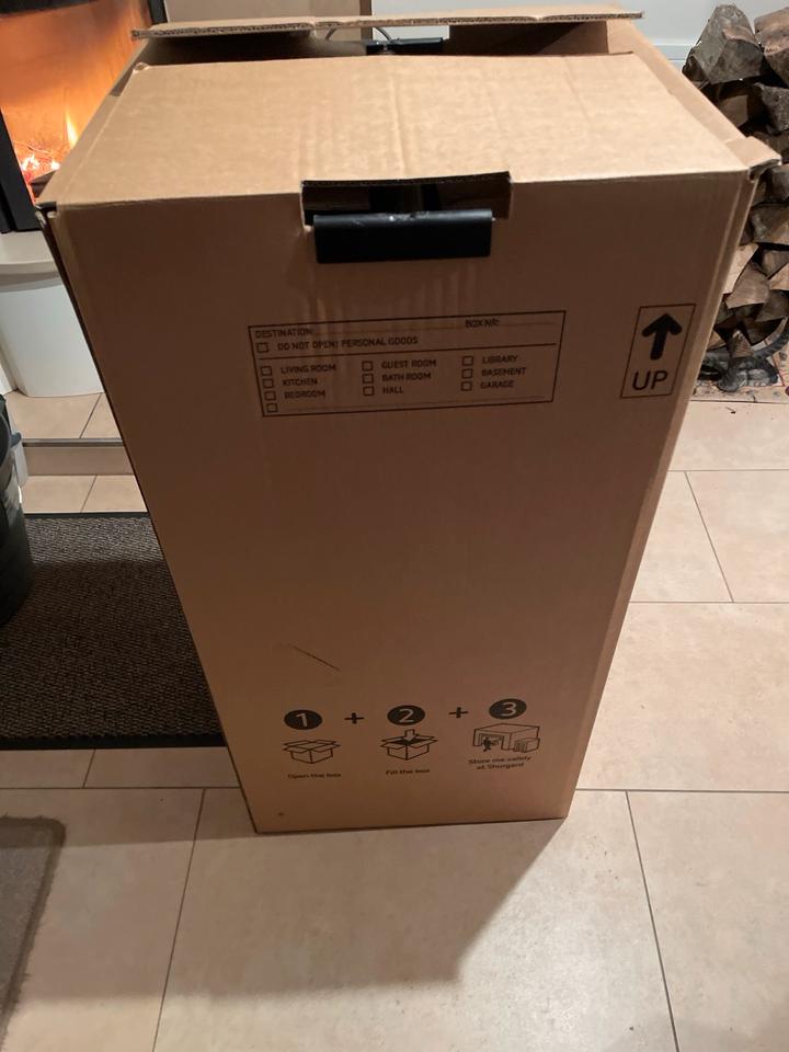Umzugskartons Kleiderumzugskartons groß Shurgard Kleiderbox in Alfter