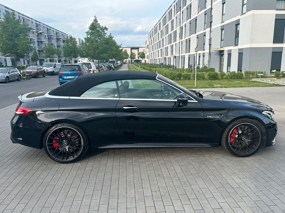 Mercedes C63s AMG Cabrio Carbon parket in Schönefeld