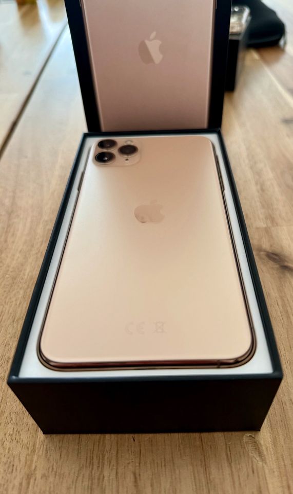 Apple iPhone 11 Pro Max (256 GB) - Gold in Düsseldorf