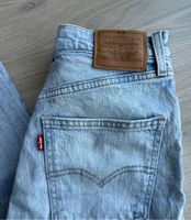 Levi’s Jeans mit Schlitz Damen 70's High Slim Straight Jeans Hessen - Hattersheim am Main Vorschau