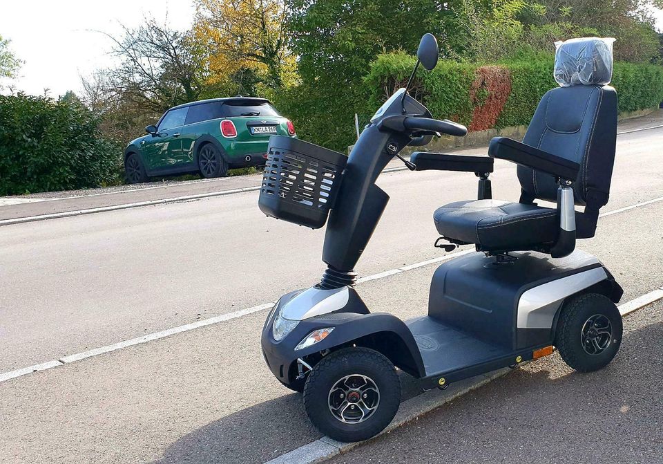 Neuware Invacare Elektromobil Orion Metro Seniorenmobil Scooter in Stockach