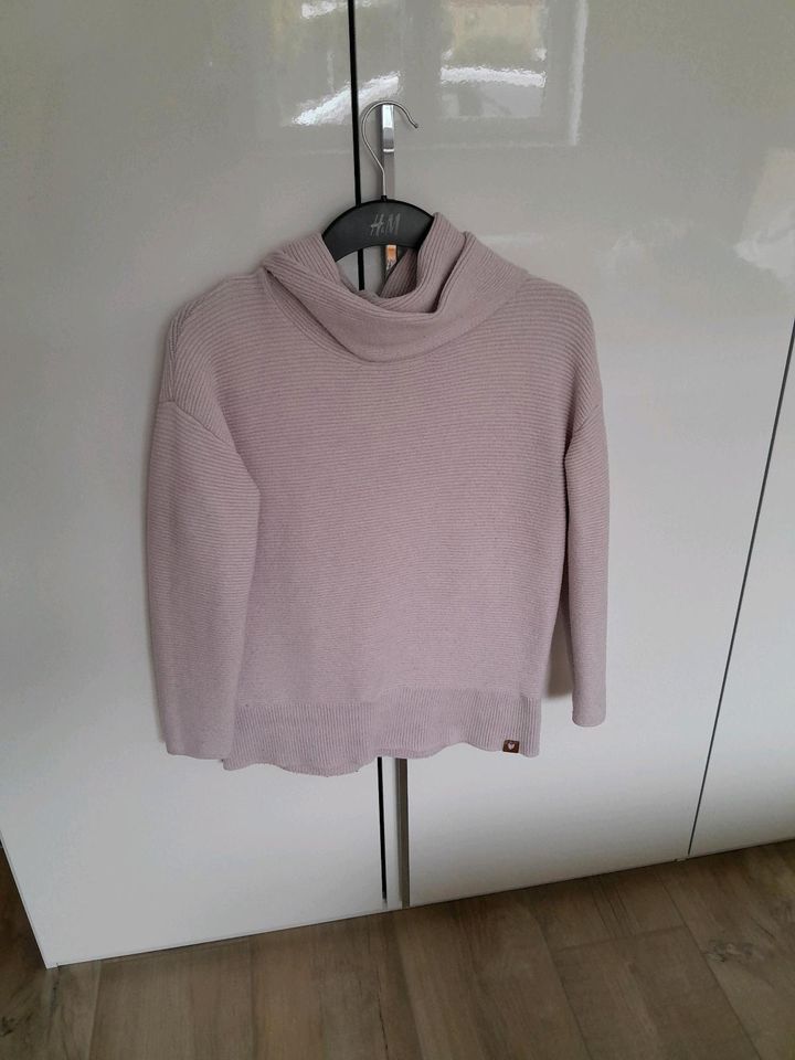 Roséfarbener Winterpulli mit Rollkragen Gr. S in Wadgassen