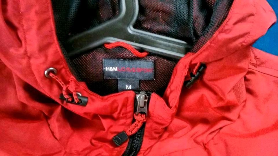 Rote Jacke H&M Regenjacke Größe M Kleidung rot H+M H und M • BtBj in  Baden-Württemberg - Neudenau | eBay Kleinanzeigen ist jetzt Kleinanzeigen