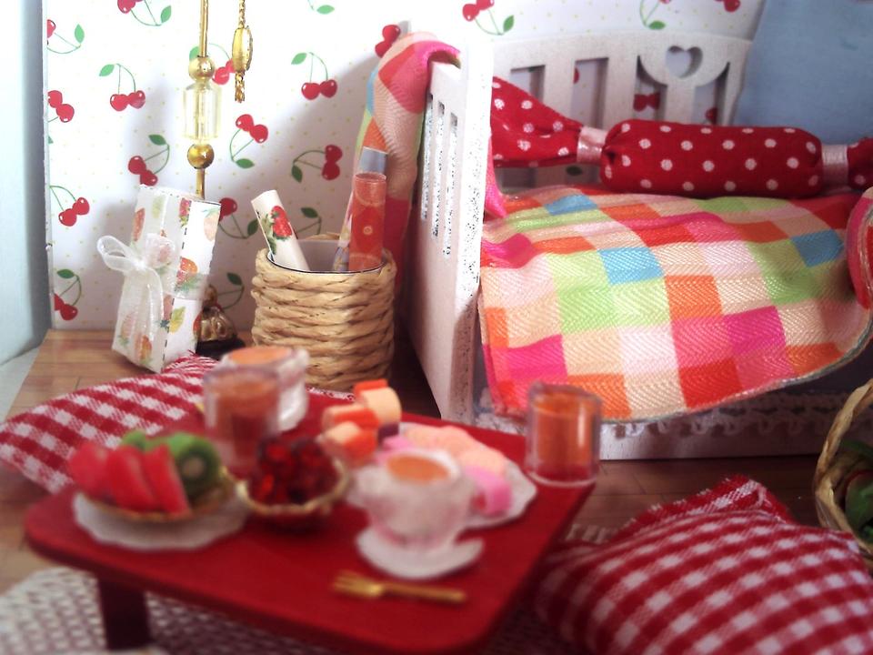 DIY Dollhouse Miniatur Bausatz herbstliches Zimmer mit Licht in Kaiserslautern