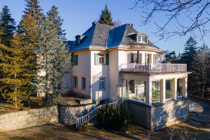 Villa inmitten der Natur sucht visionäre Ideen: Firmensitz, Atelier, Eventlocation, Praxis, Hotel! in Bad Gottleuba-Berggießhübel