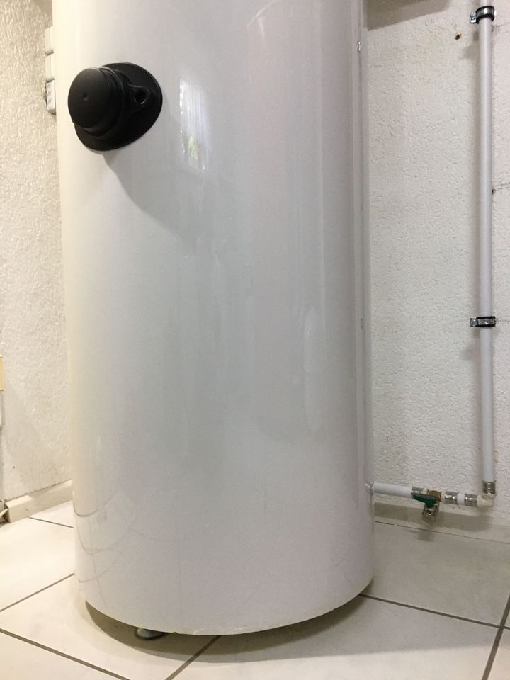 Warmwasser-Wärmepumpe CS5001DW 260C zum Verkauf in Weißenberg