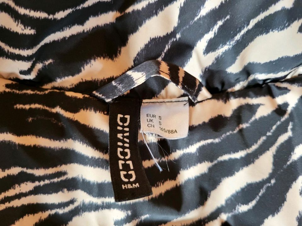H&M Jacke Gr. S beige schwarz Zebra Tiger in Erbendorf