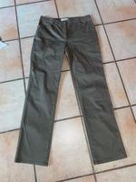 Sehr gut erhaltene olivgrüne BRAX Slim Line Jeans Gr. 38/40 Hessen - Büdingen Vorschau