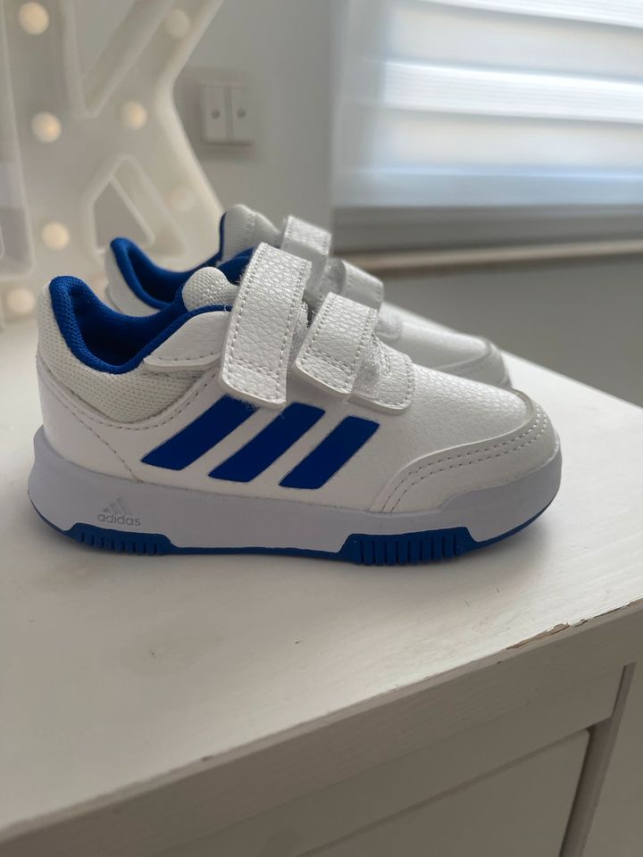 Adidas Schuhe in Essen