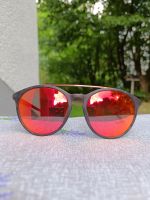 Sonnenbrille United Colors Of Benetton Rot Nordrhein-Westfalen - Alfter Vorschau