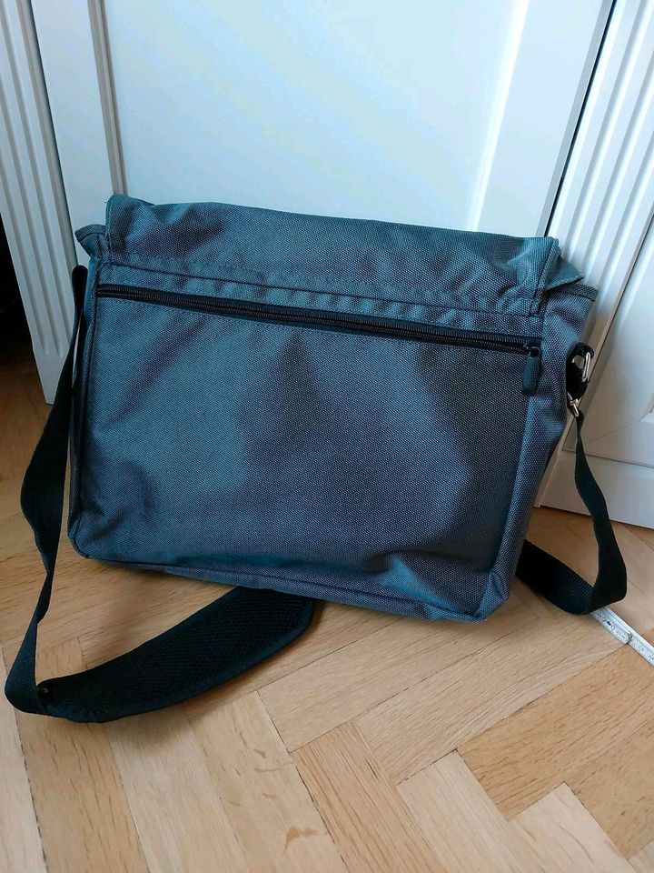 Schultasche/Bürotasche in grau in Kellinghusen