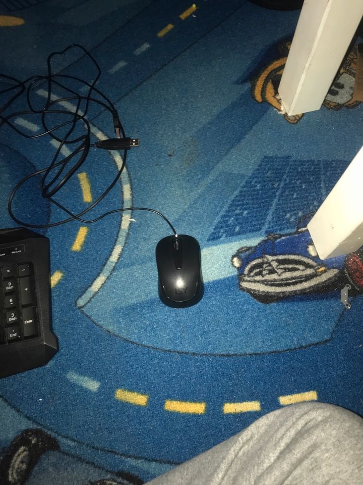 Kabel ansteckende Maus und Tastatur in Berlin