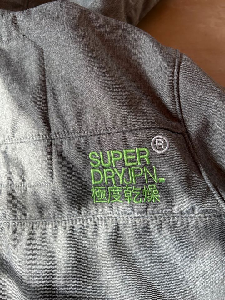 NEUw. Superdry Herren Softshell Jacke grau neongrün L in Bad Rothenfelde