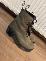 Doc Martens Shriva Hi Wildlederoptik Bayern - Karlsfeld Vorschau