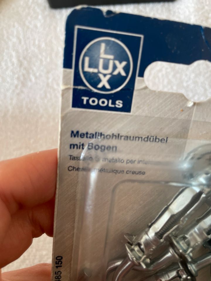 Lux Tools Metall Hohlraumdübel mit Bogen / Haken in Berlin