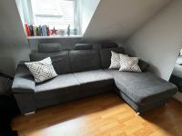 Graue Couch + passender Hocker Nordrhein-Westfalen - Krefeld Vorschau