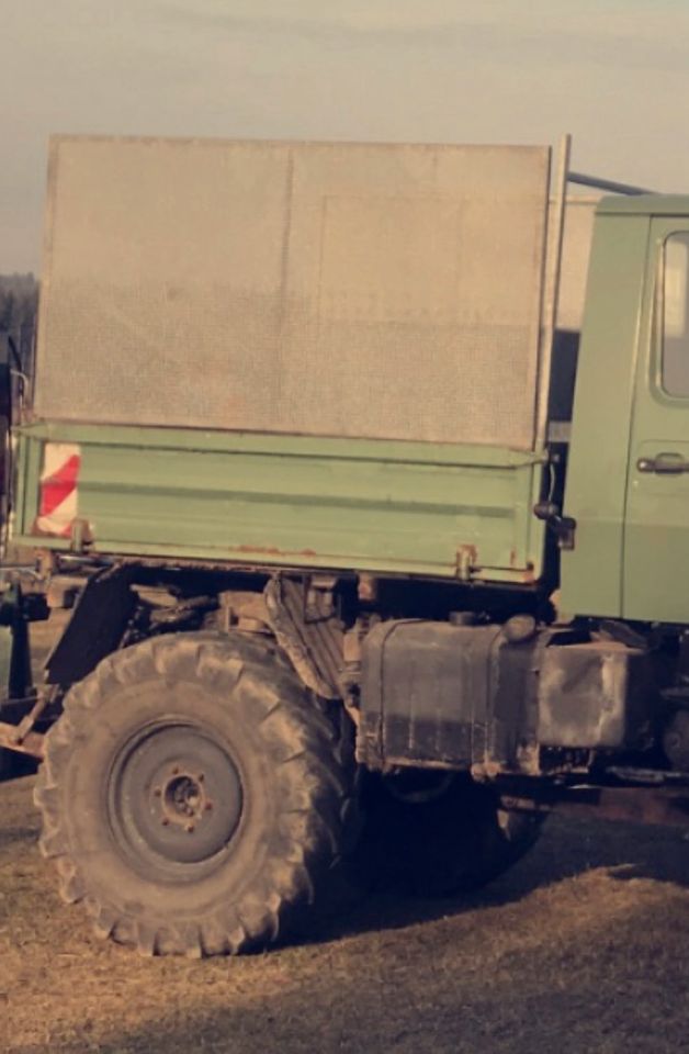 Unimog Häckselaufbau Bordwanderhöhungen 427 / 424 / 406 in Wurmberg