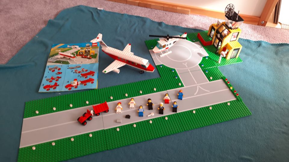 Lego 6392 Airport Flughafen mit grossem Konvolut an Flugzeugen in Dresden