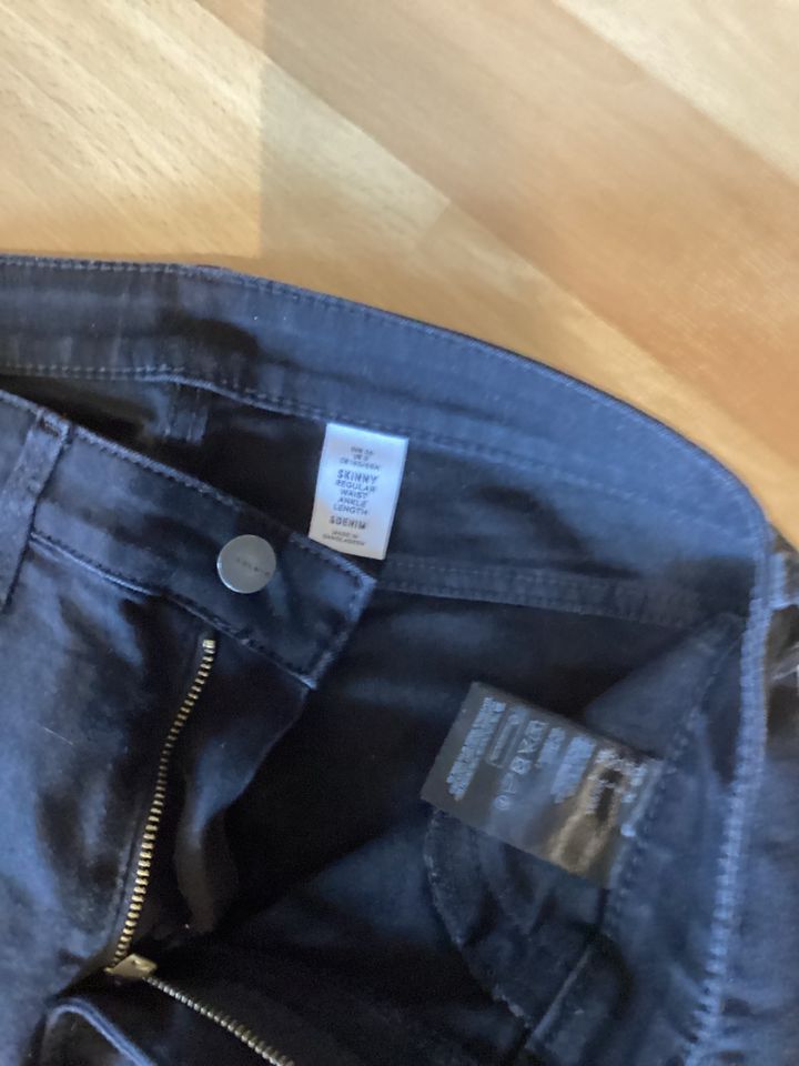 Skinny Jeans Gr. 36 in Windhausen