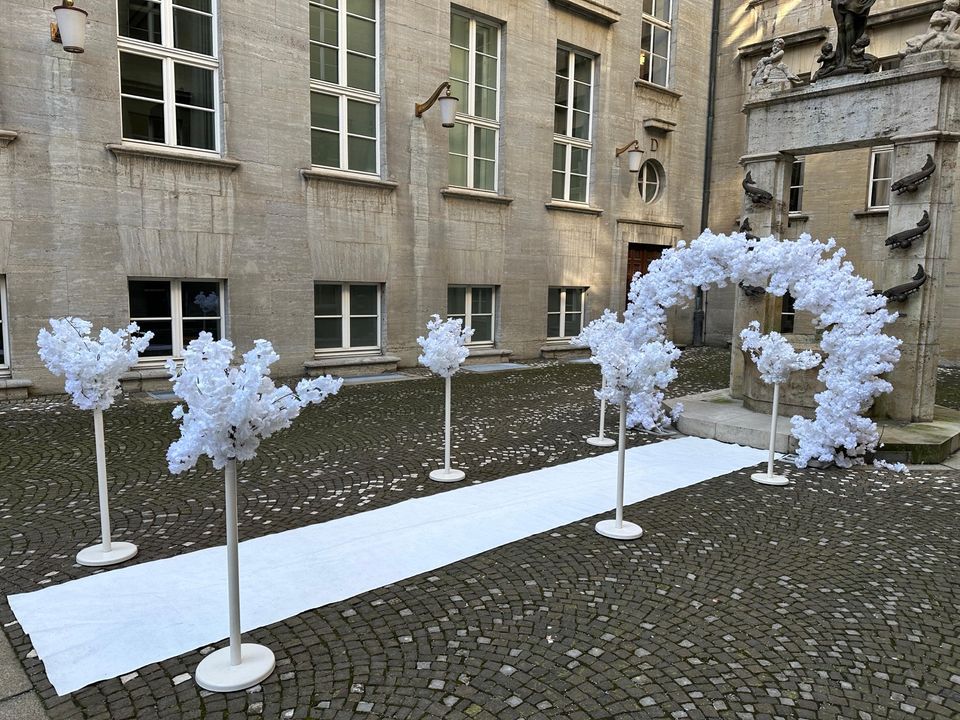 Standesamt Dekoration Hochzeit traubogen Deko brautabholung in Duisburg