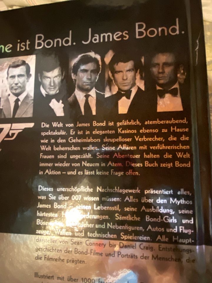 James Bond Enzyklopädie von John Cork und Collin Stutz in Bonn
