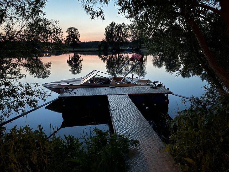 Motorboot Glastron in Bünde