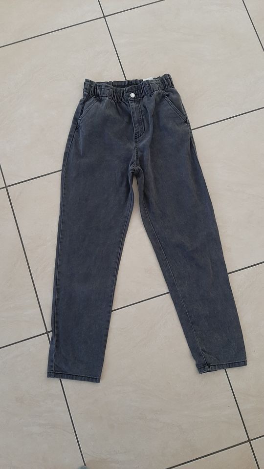 graue H&M Jeans Größe 170 in Bergheim