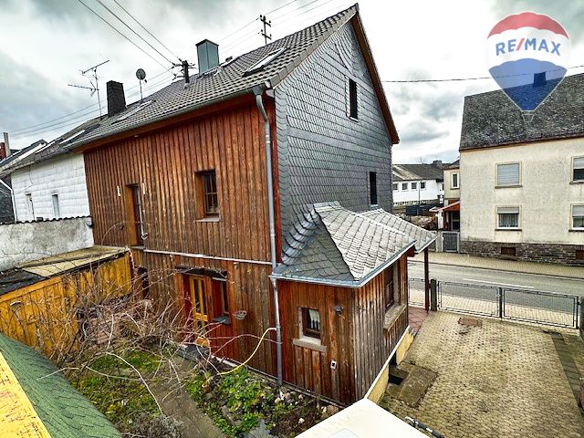 Historisches EFH mit großer Garage in Weisel in Weisel