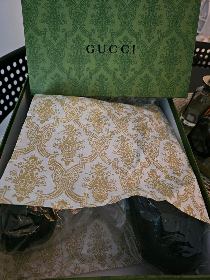 Gucci grau/schwarze Stiefelletten in Frankfurt am Main