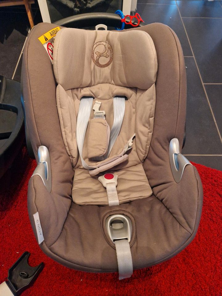 Cybex Aton Q Babyschale inkl. 2x Stationen in Buchen (Odenwald)