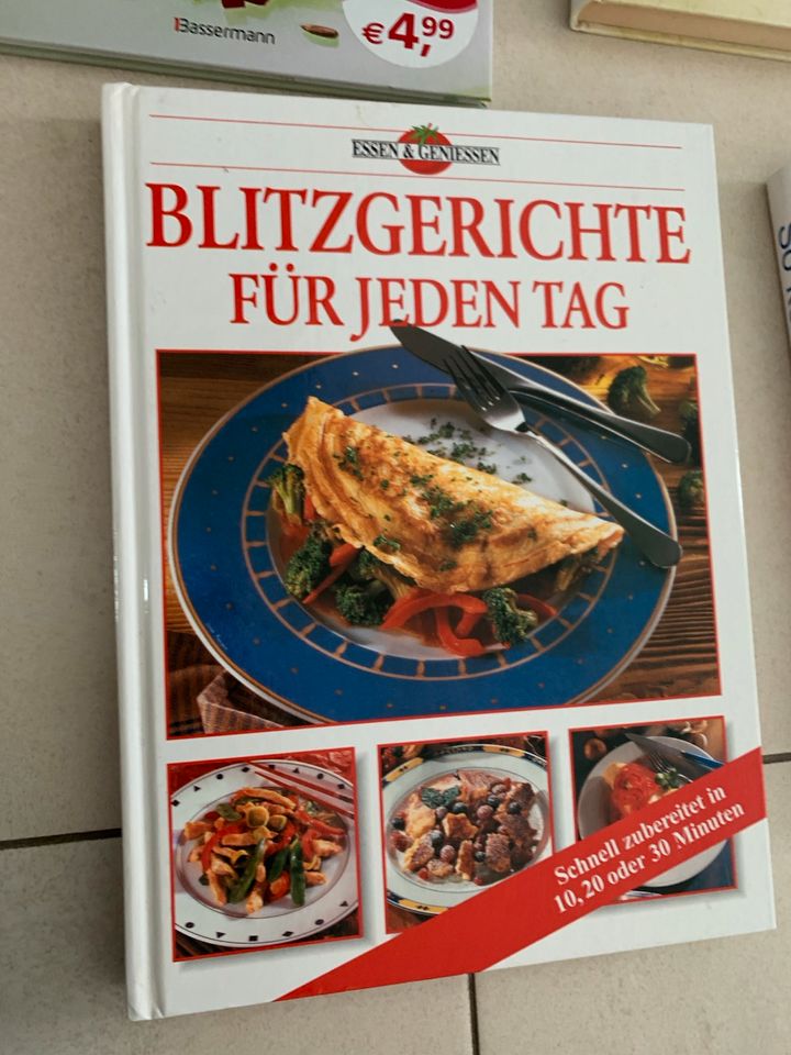 Diverse Kochbücher in Weilerswist